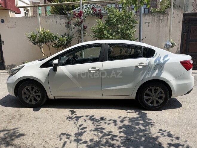 Kia Rio-7