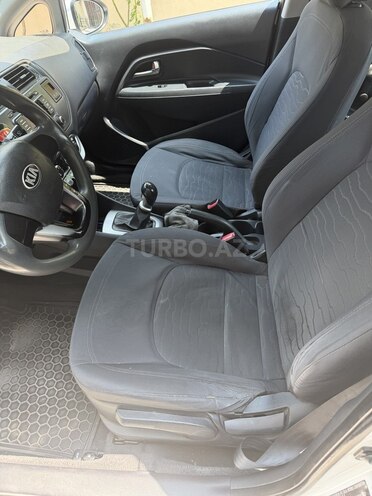 Kia Rio-3