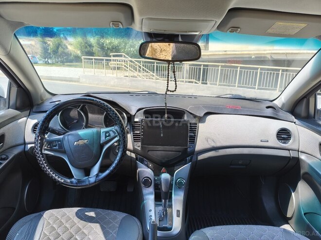 Chevrolet Cruze-13