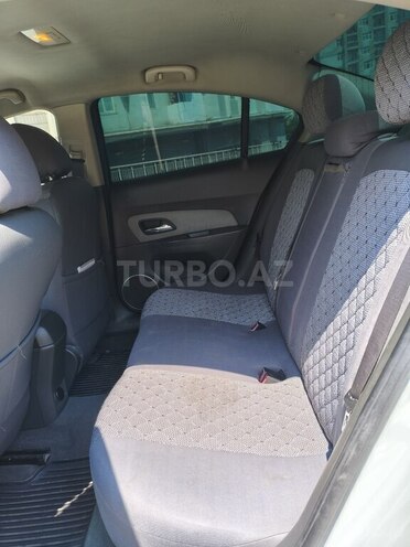 Chevrolet Cruze-14