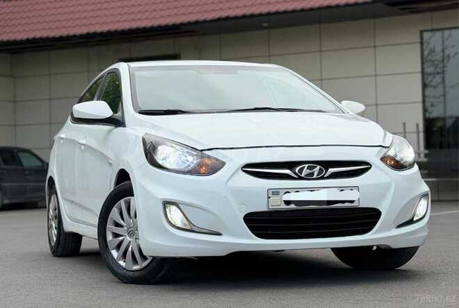 Hyundai Accent-14