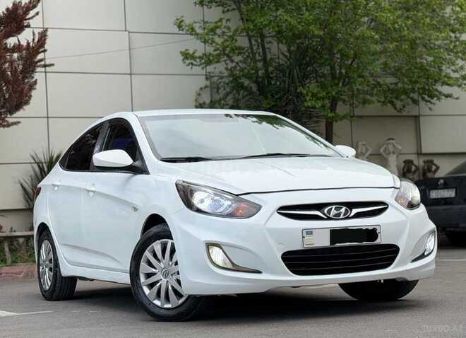 Hyundai Accent-13
