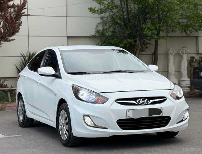 Hyundai Accent-9