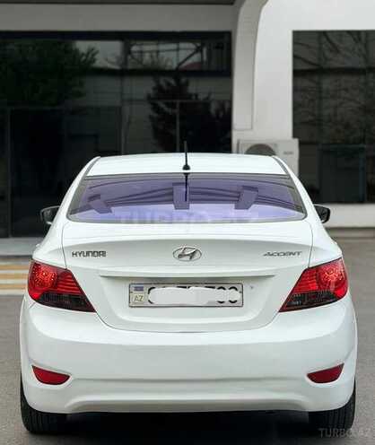 Hyundai Accent-8