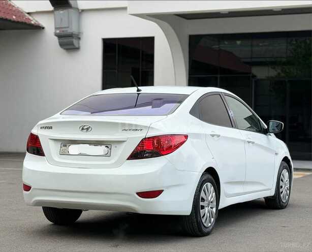Hyundai Accent-2