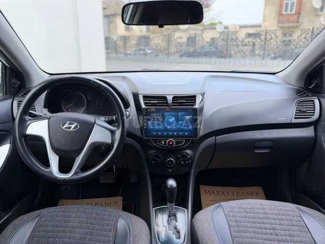 Hyundai Accent-5