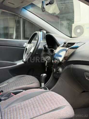 Hyundai Accent-3