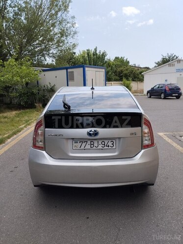 Toyota Prius-2