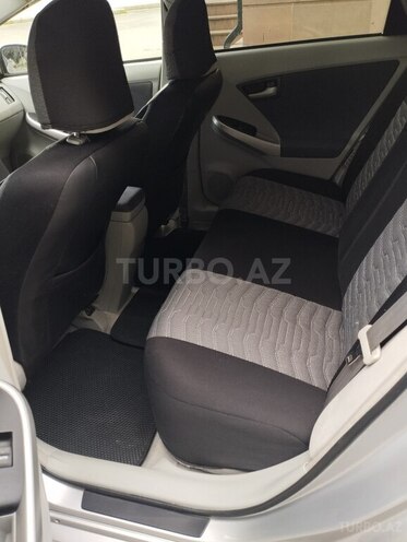 Toyota Prius-10