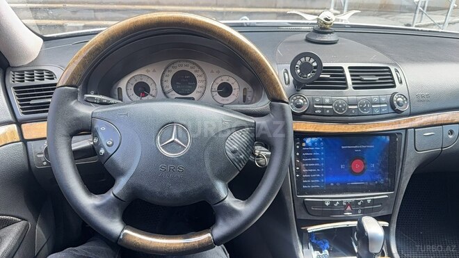 Mercedes E 240-10