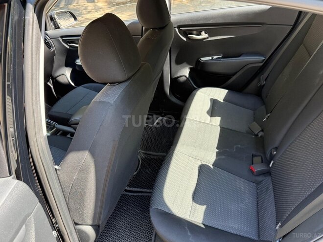 Kia Rio-4