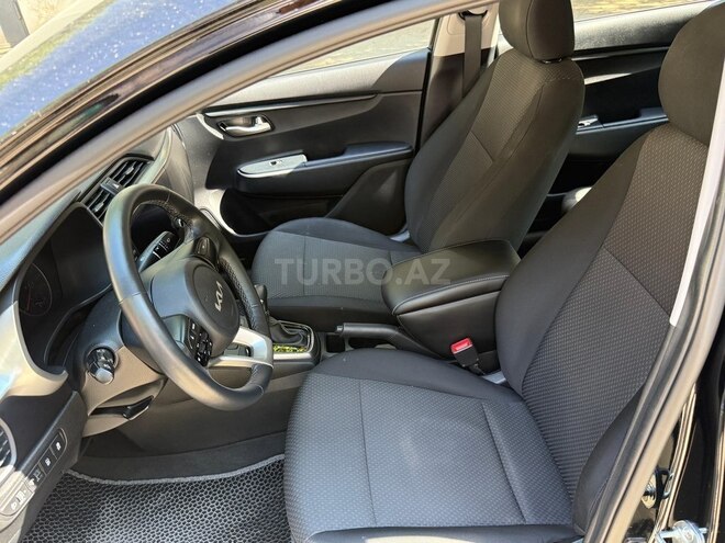 Kia Rio-5