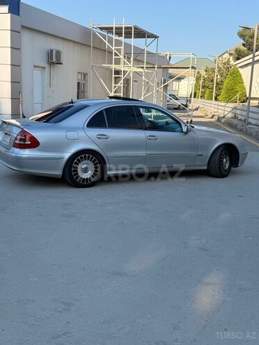 Mercedes E 240-3