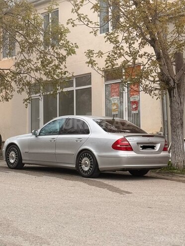 Mercedes E 240-8