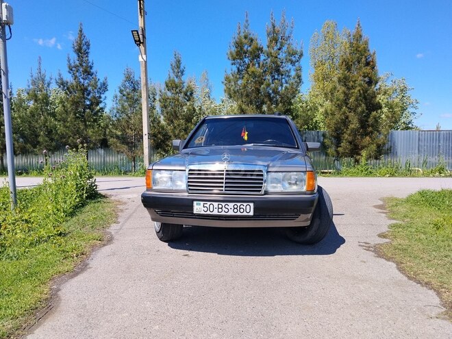 Mercedes 190-1