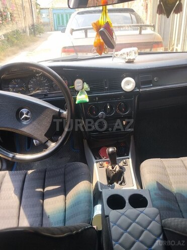 Mercedes 190-4