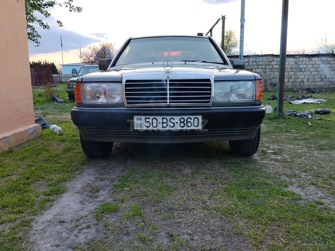 Mercedes 190-8