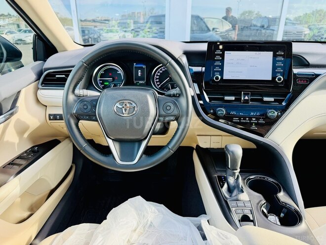 Toyota Camry-15