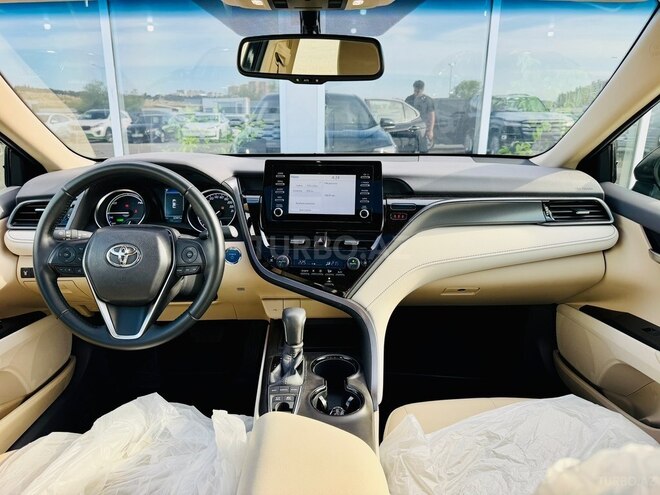 Toyota Camry-11