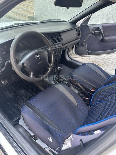 Opel Vectra-7