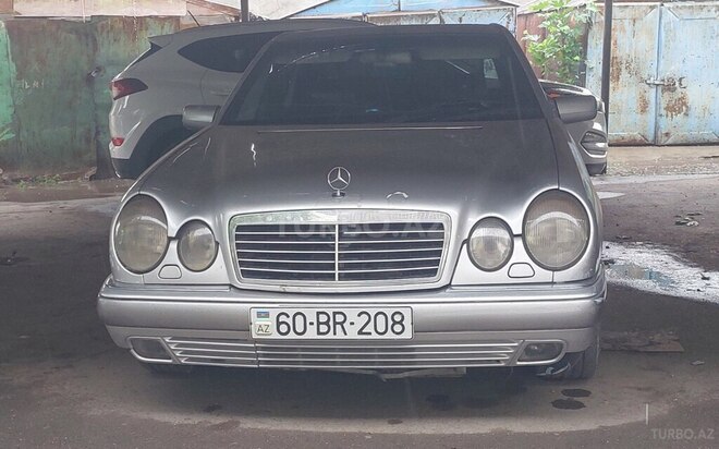 Mercedes E 280-1