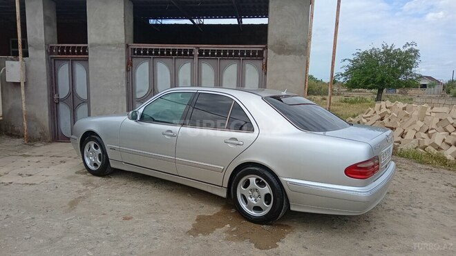 Mercedes E 220-4