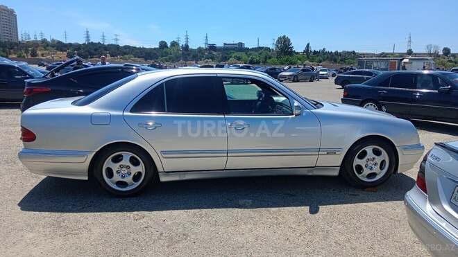 Mercedes E 220-6