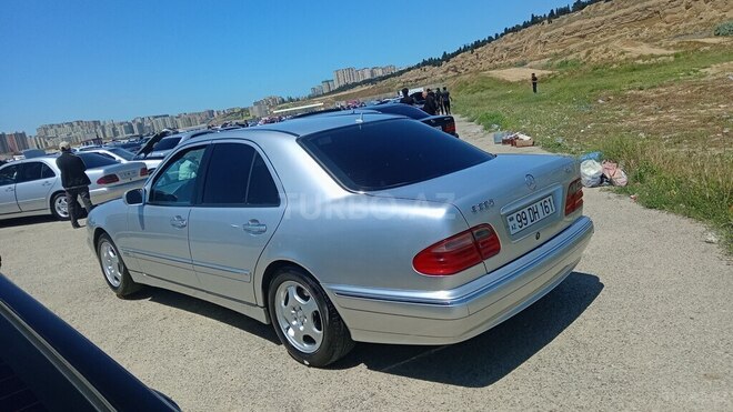Mercedes E 220-7