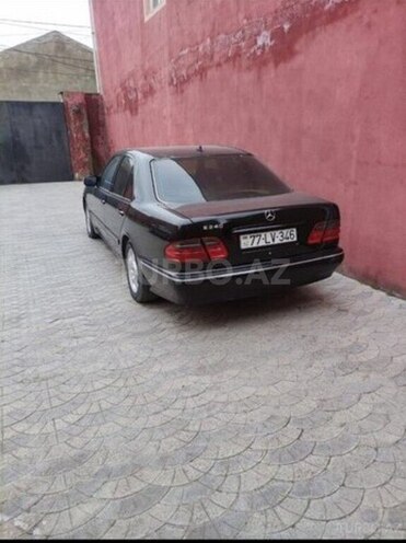 Mercedes E 240-3