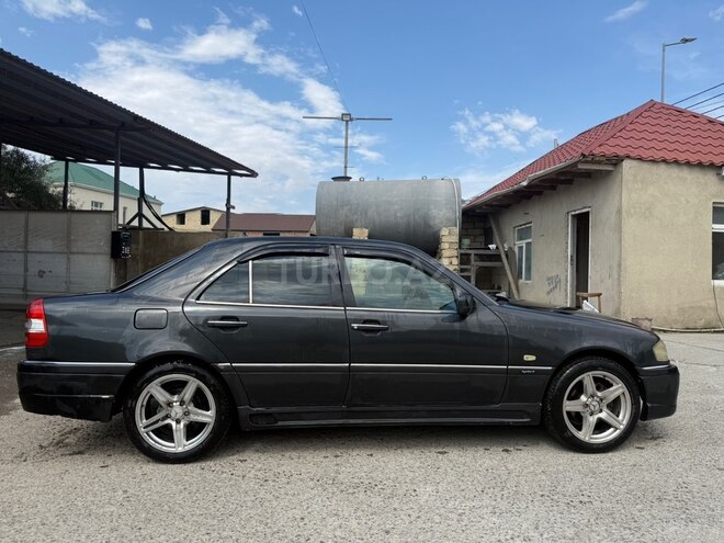 Mercedes C 220-2