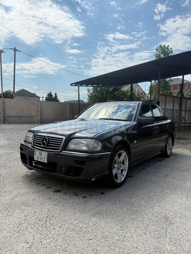 Mercedes C 220-1