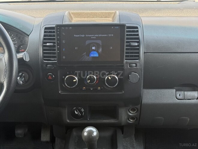 Nissan Navara-13