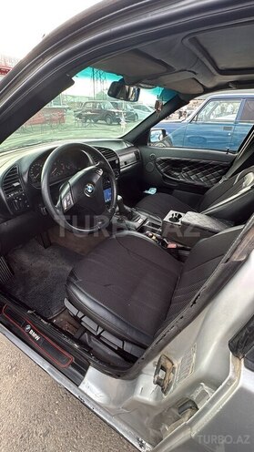 BMW 325-4