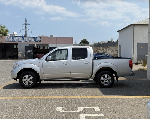 Nissan Navara-4