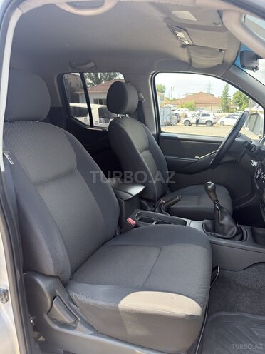 Nissan Navara-9