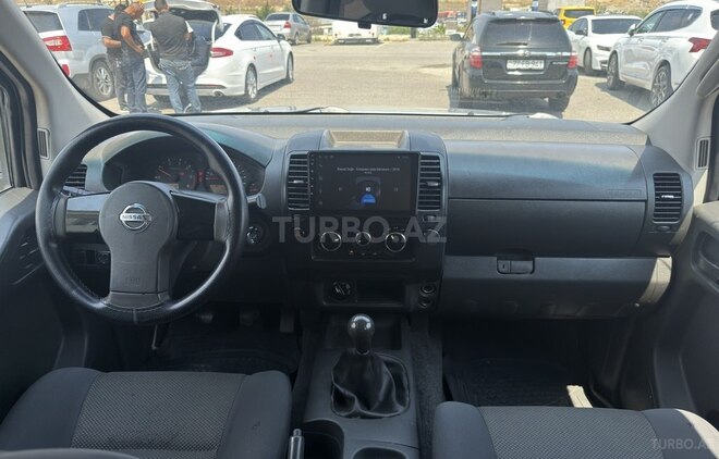 Nissan Navara-11