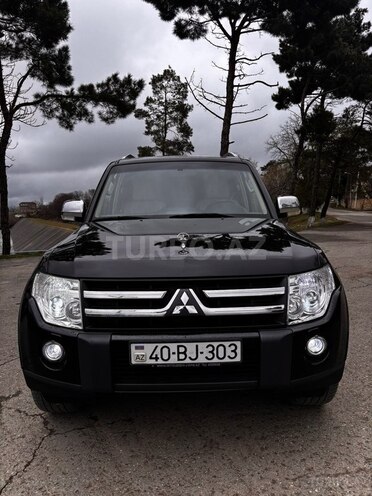 Mitsubishi Pajero-1