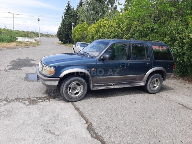 Ford Explorer-9