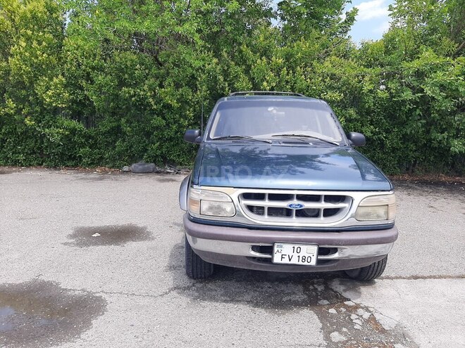 Ford Explorer-10