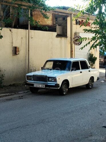 LADA (VAZ) 2107-1