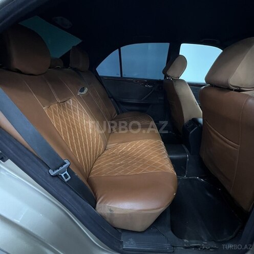 Mercedes E 280-11