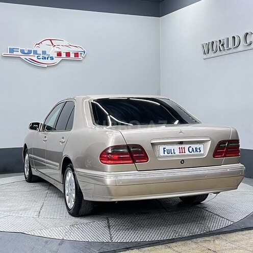 Mercedes E 280-5