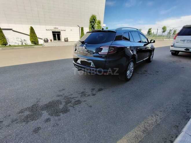 Renault Megane-11