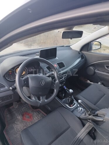 Renault Megane-13