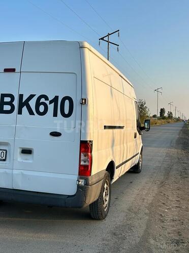 Ford Transit-3