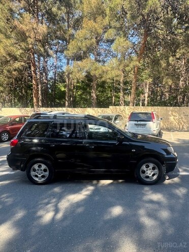 Mitsubishi Outlander-4