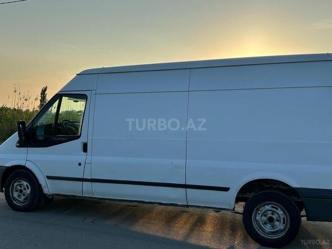 Ford Transit-4