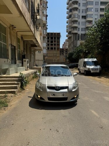 Toyota Auris-1