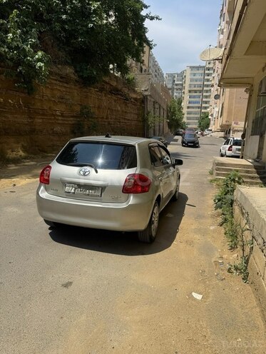 Toyota Auris-4