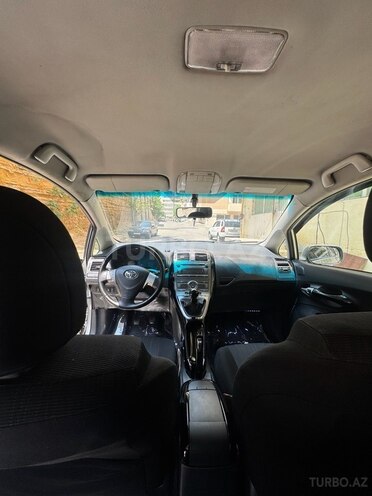 Toyota Auris-6